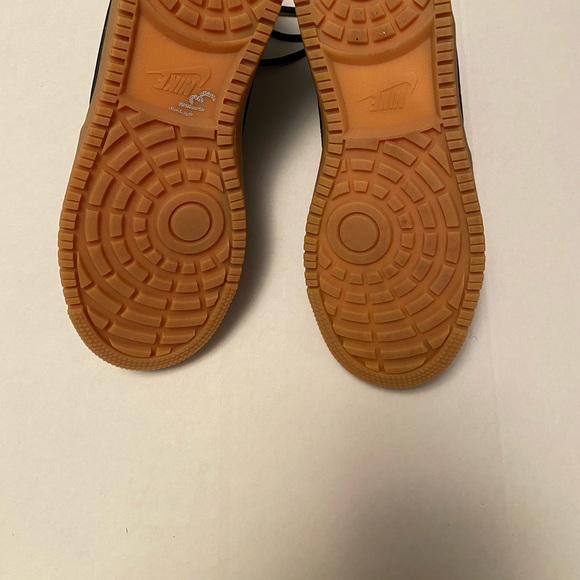 Nike Court Borough - Picture 5 of 5